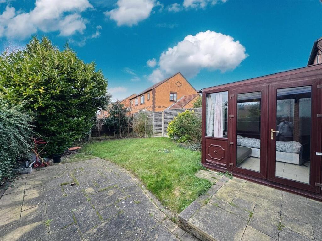 Clove, 3-4 Bed House With Garden, Free Parking, Sleeps 9 In Grays & Chafford Hundred Stifford Zewnętrze zdjęcie